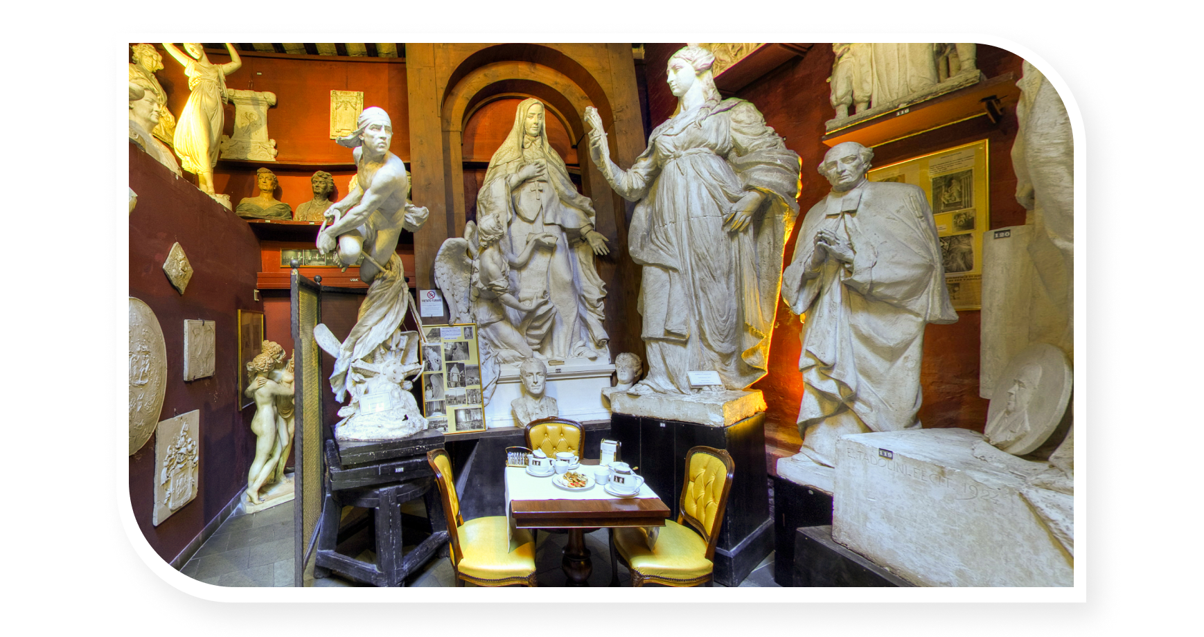 Inside Caffé Canova-Tadolini, tables and statues